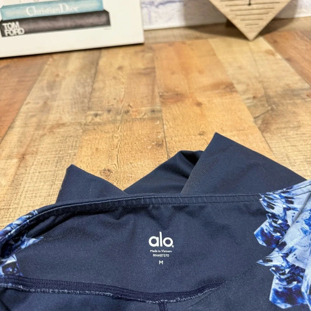 Alo Yoga Airbrush Leggings in Dark Crystal Navy blue